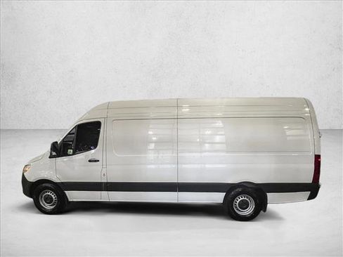 Used 2025 Mercedes-Benz Sprinter 2500 image 9