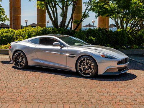 Used 2014 Aston Martin Vanquish Coupe RWD image 31