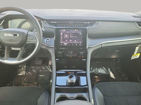 New 2025 Jeep Grand Cherokee L Altitude image 13