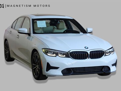 Used 2022 BMW 330i Sedan w/ Driving Assistance Package RWD image 5