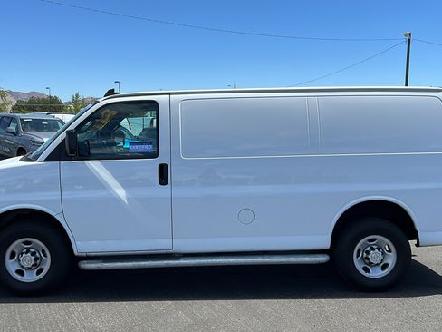 Certified 2022 Chevrolet Express 2500 w/ Driver Convenience Package image 8