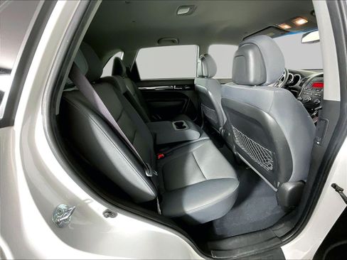 Used 2011 Kia Sorento LX w/ Convenience Pkg AWD/4WD image 25