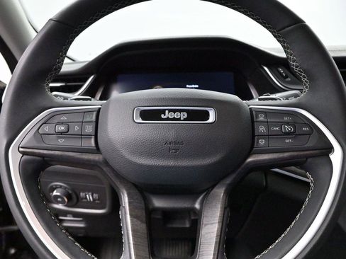 Used 2023 Jeep Grand Cherokee L Limited AWD/4WD image 19