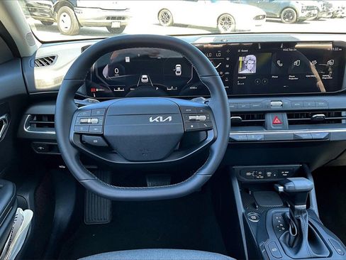 Certified 2025 Kia K4 EX image 7