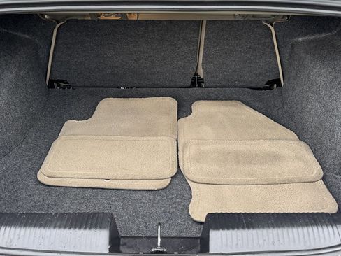 Used 2005 Ford Focus SE image 52