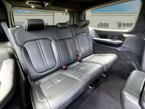 Certified 2025 Jeep Grand Wagoneer Series II Obsidian w/ Quick Order Packagew 28T AWD/4WD image 27