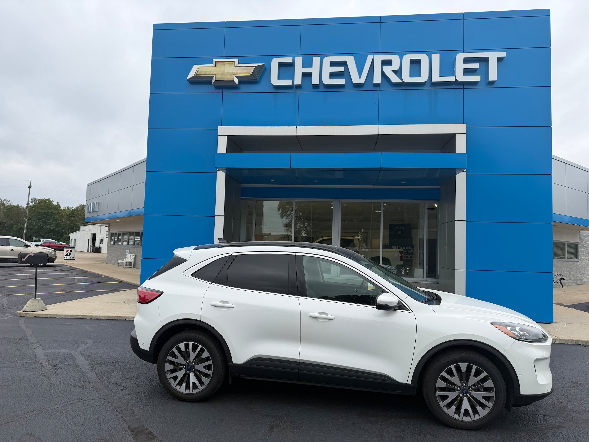 Used 2020 Ford Escape Titanium AWD/4WD image 1
