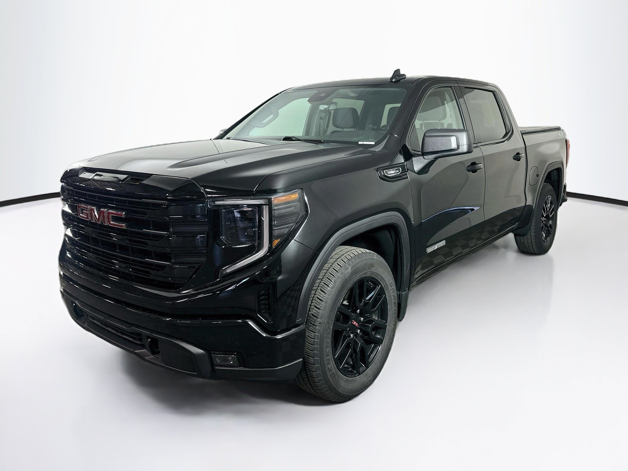 Used 2024 GMC Sierra 1500 Elevation AWD/4WD image 3