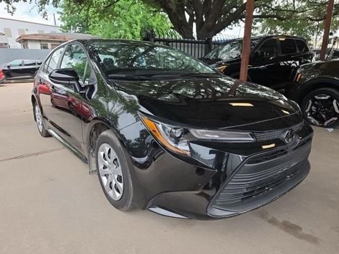 Used 2026 Toyota Corolla LE FWD image 2