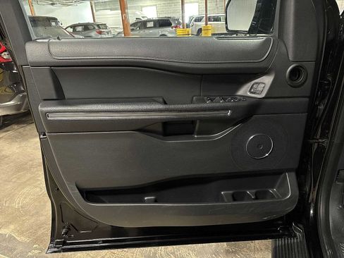 Used 2024 Ford Expedition XLT image 31