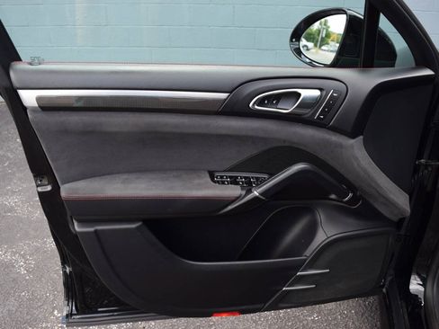 Used 2017 Porsche Cayenne GTS AWD/4WD image 25