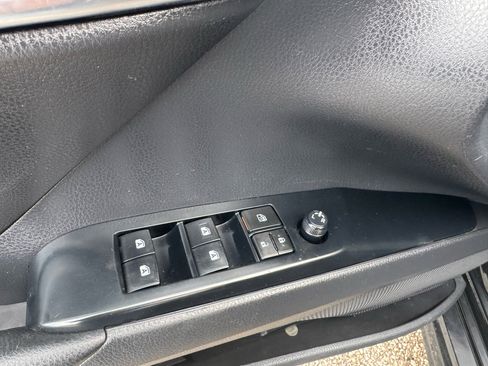 Used 2020 Toyota Camry SE image 18