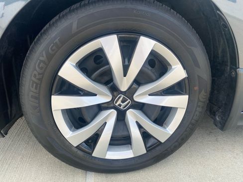Used 2023 Honda Civic LX image 29