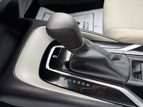 Used 2022 Toyota Corolla LE image 31