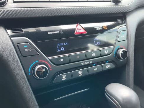 Used 2017 Hyundai Elantra Sport w/ Sport Premium Package 06 image 17