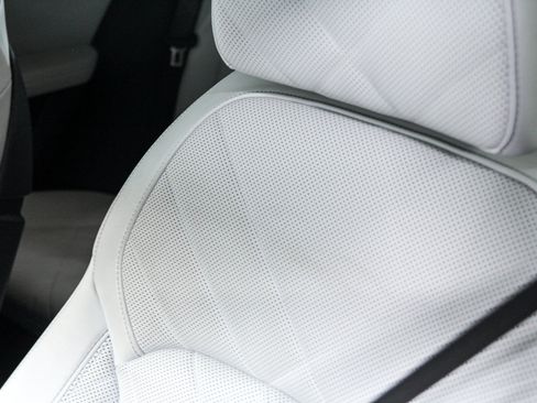 Used 2025 BMW X6 M60i AWD/4WD image 25