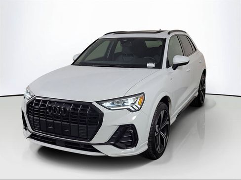 Used 2023 Audi Q3 2.0T Premium Plus w/ Premium Plus Package AWD/4WD image 3
