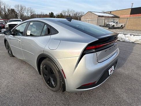 New 2026 Toyota Prius LE image 3