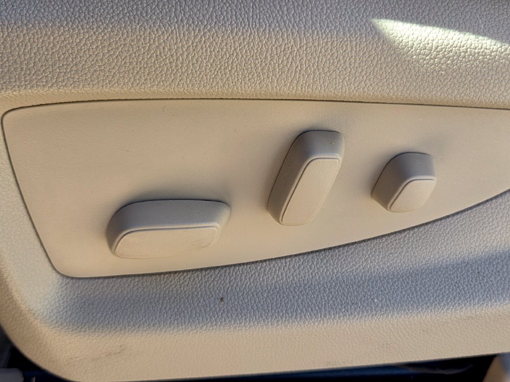 Used 2019 GMC Yukon XL Denali w/ Open Road Package RWD image 12