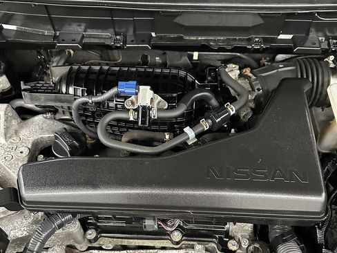 Used 2017 Nissan Rogue SV w/ Sun & Sound Touring Package AWD/4WD image 7