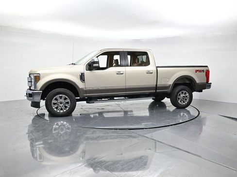 Used 2018 Ford F250 Lariat w/ Chrome Package image 6