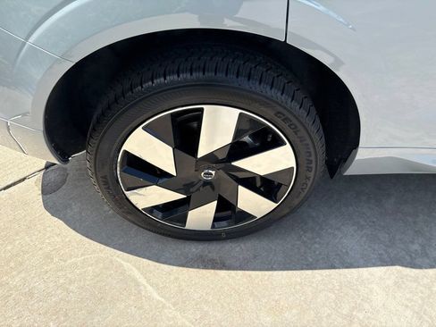 Certified 2025 Volvo XC60 T8 Plus w/ Protection Package Premier AWD/4WD image 13