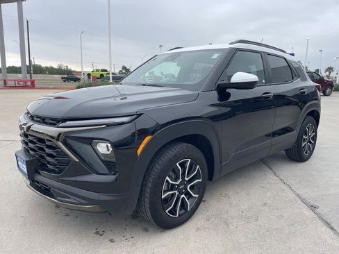 Used 2025 Chevrolet TrailBlazer ACTIV w/ Driver Confidence Package image 6