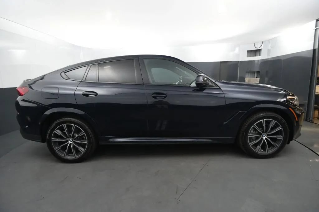 Used 2023 BMW X6 xDrive40i w/ M Sport Package AWD/4WD image 6