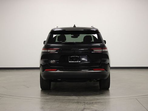 Used 2023 Jeep Grand Cherokee L Laredo RWD image 7