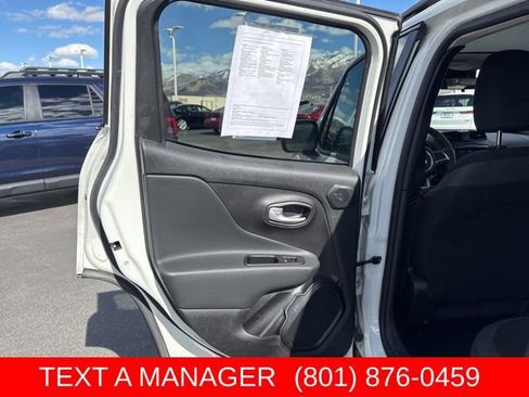 Used 2023 Jeep Renegade Latitude w/ Sun/Sound Group AWD/4WD image 21