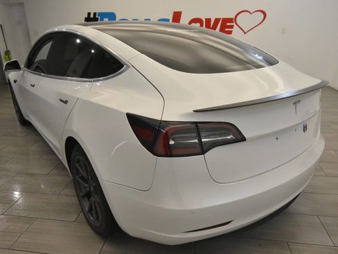 Used 2020 Tesla Model 3 Standard Range Plus image 3