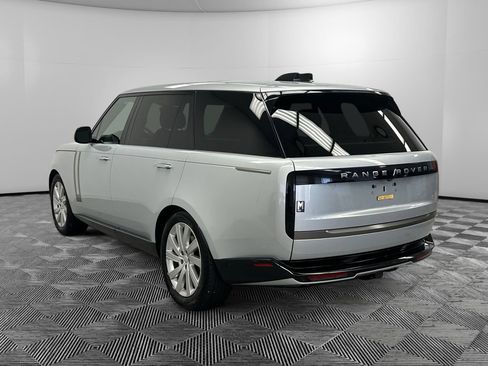 Used 2024 Land Rover Range Rover Long Wheelbase SE AWD/4WD image 3