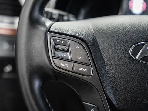 Used 2017 Hyundai Santa Fe Limited image 22