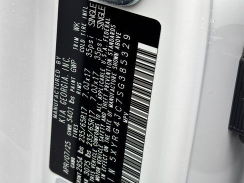 Certified 2025 Kia Sorento LX image 14