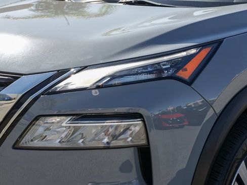 Used 2023 Nissan Rogue SL w/ SL Premium Package FWD image 9