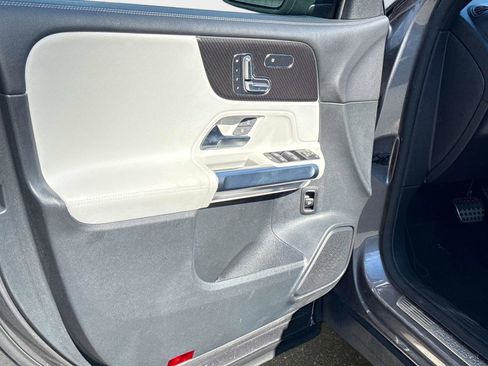 Used 2023 Mercedes-Benz GLB 250 GLB 250 image 21