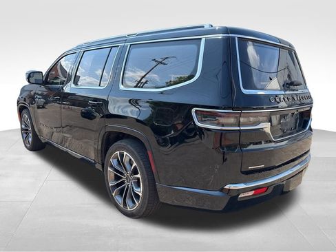 Used 2022 Jeep Grand Wagoneer Series III w/ Rear Seat Video Group 1 AWD/4WD image 2