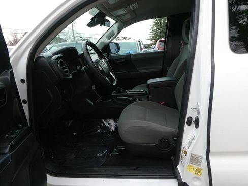 Used 2021 Toyota Tacoma SR image 12