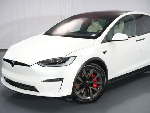 Used 2024 Tesla Model X Plaid image 4