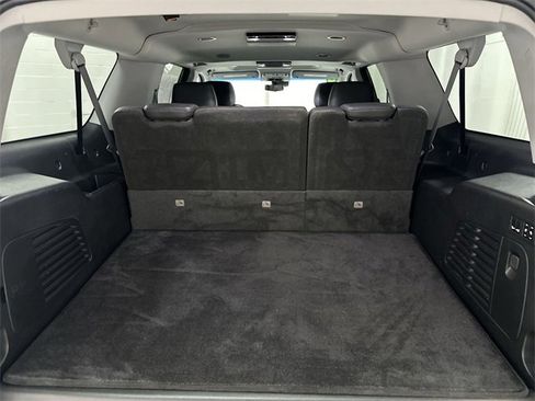 Used 2019 Cadillac Escalade ESV Premium Luxury w/ LPO, Radiant Package image 17