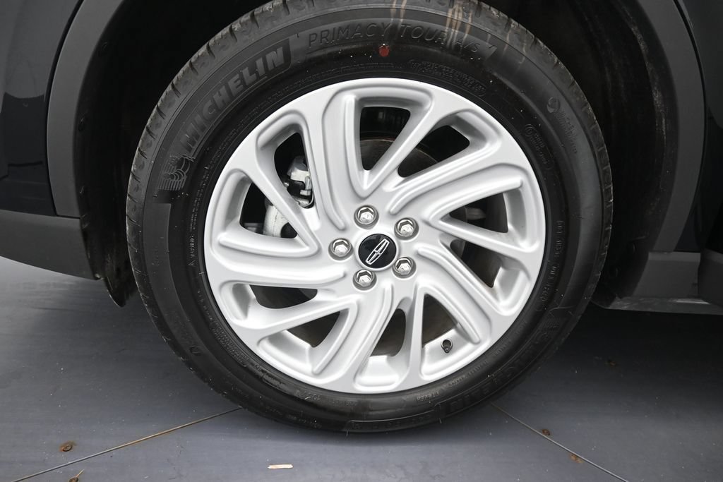 Used 2025 Lincoln Corsair AWD image 32