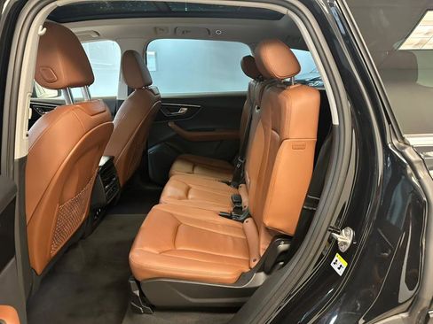 Used 2023 Audi Q7 3.0T Premium image 12