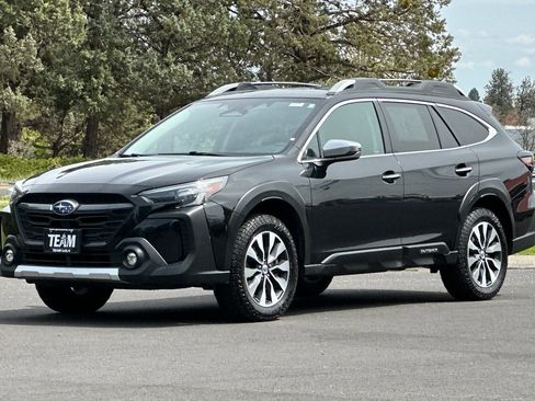 Used 2023 Subaru Outback Touring AWD/4WD image 8