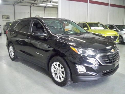 Used 2018 Chevrolet Equinox LT image 3