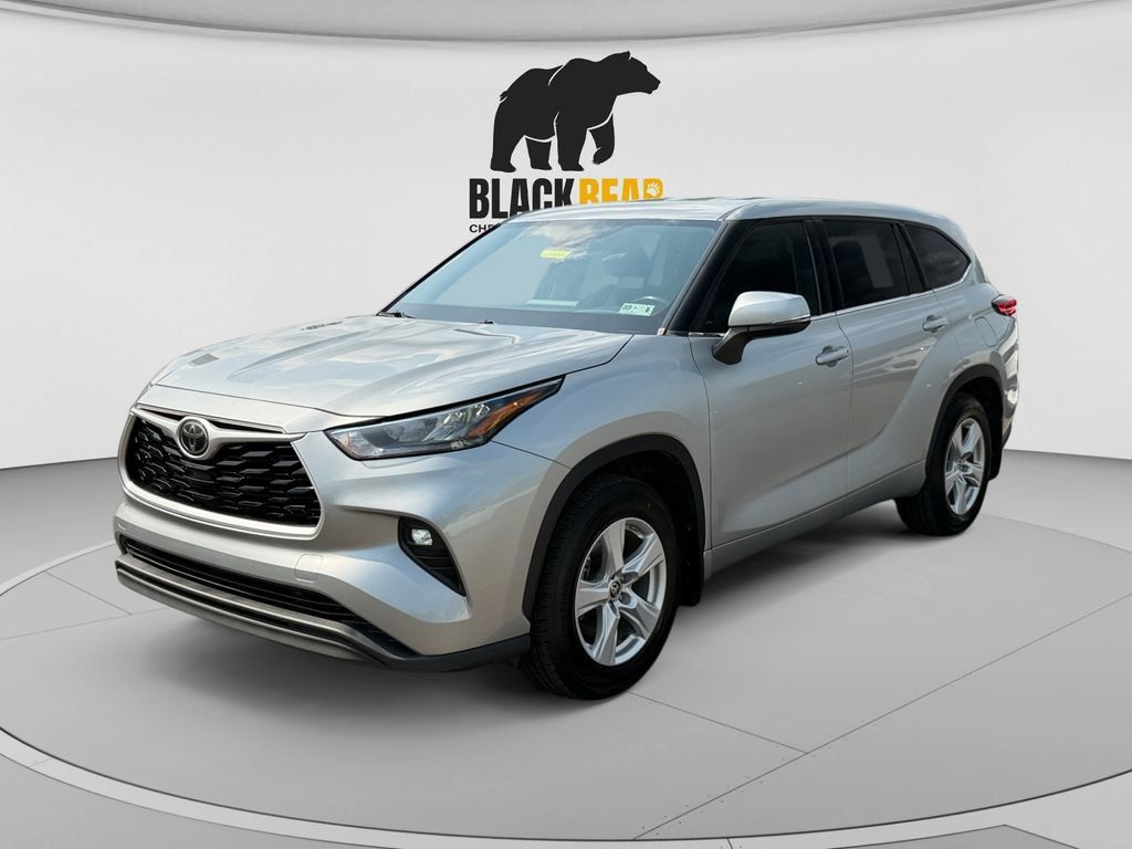 Used 2020 Toyota Highlander LE AWD/4WD image 7
