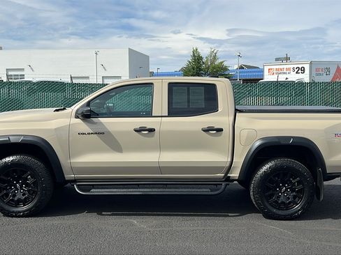 Certified 2023 Chevrolet Colorado Trail Boss w/ Advanced Trailering Package AWD/4WD image 8