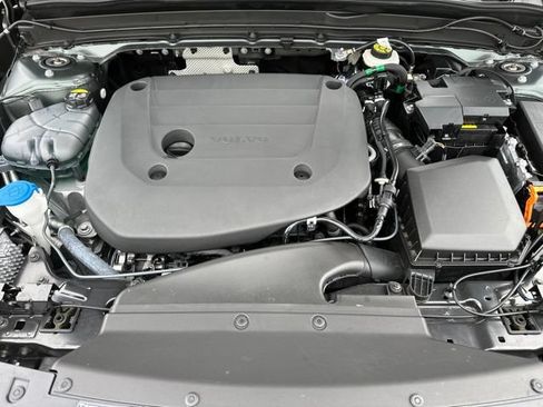 Certified 2026 Volvo XC40 B5 Plus AWD/4WD image 34