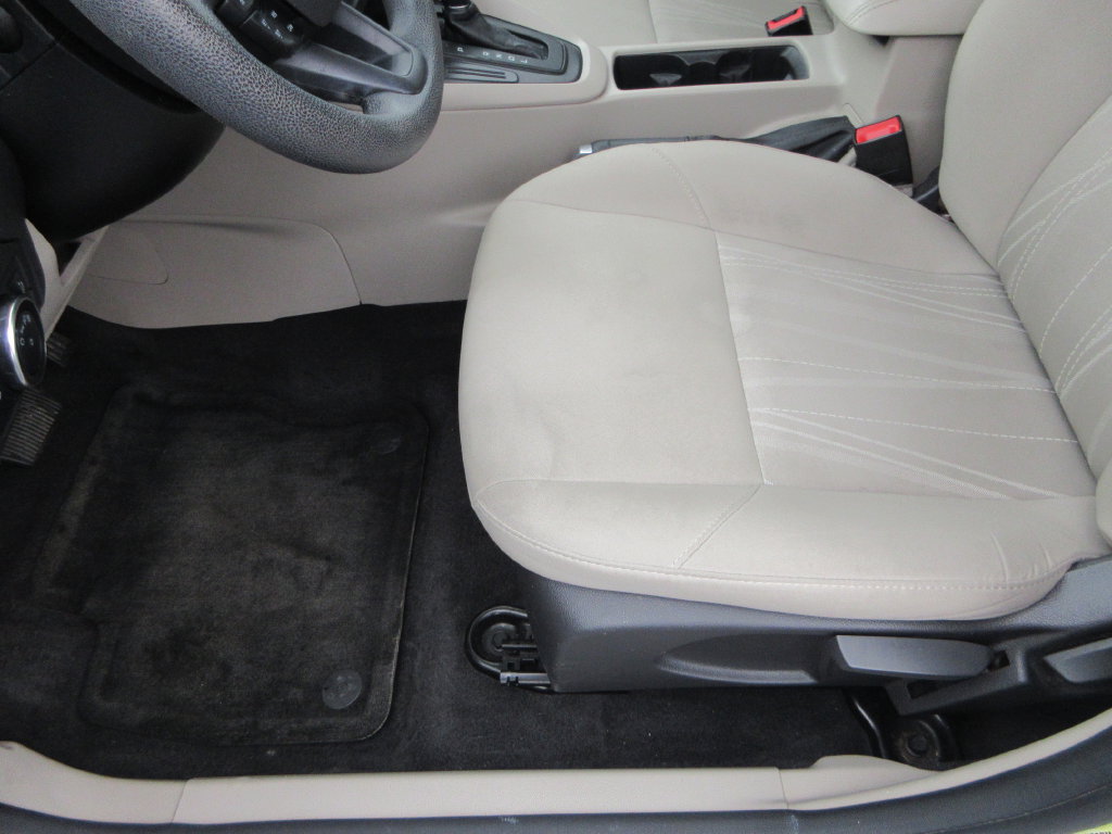 Used 2016 Ford Focus SE FWD image 20