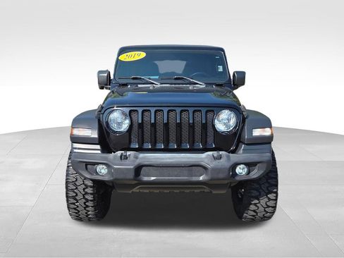 Used 2019 Jeep Wrangler Unlimited Sport AWD/4WD image 2