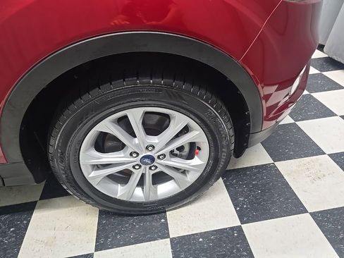 Used 2017 Ford Escape SE AWD/4WD image 4